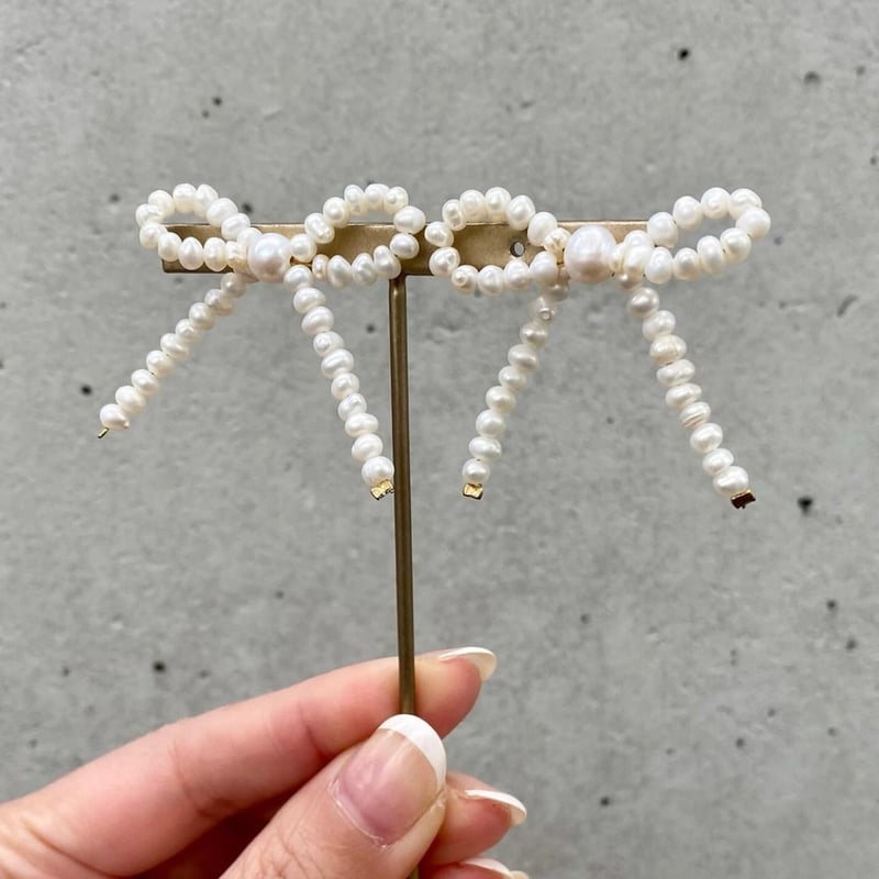 Luxe Pearl Ribbon イヤリング／ピアス | casaceleste