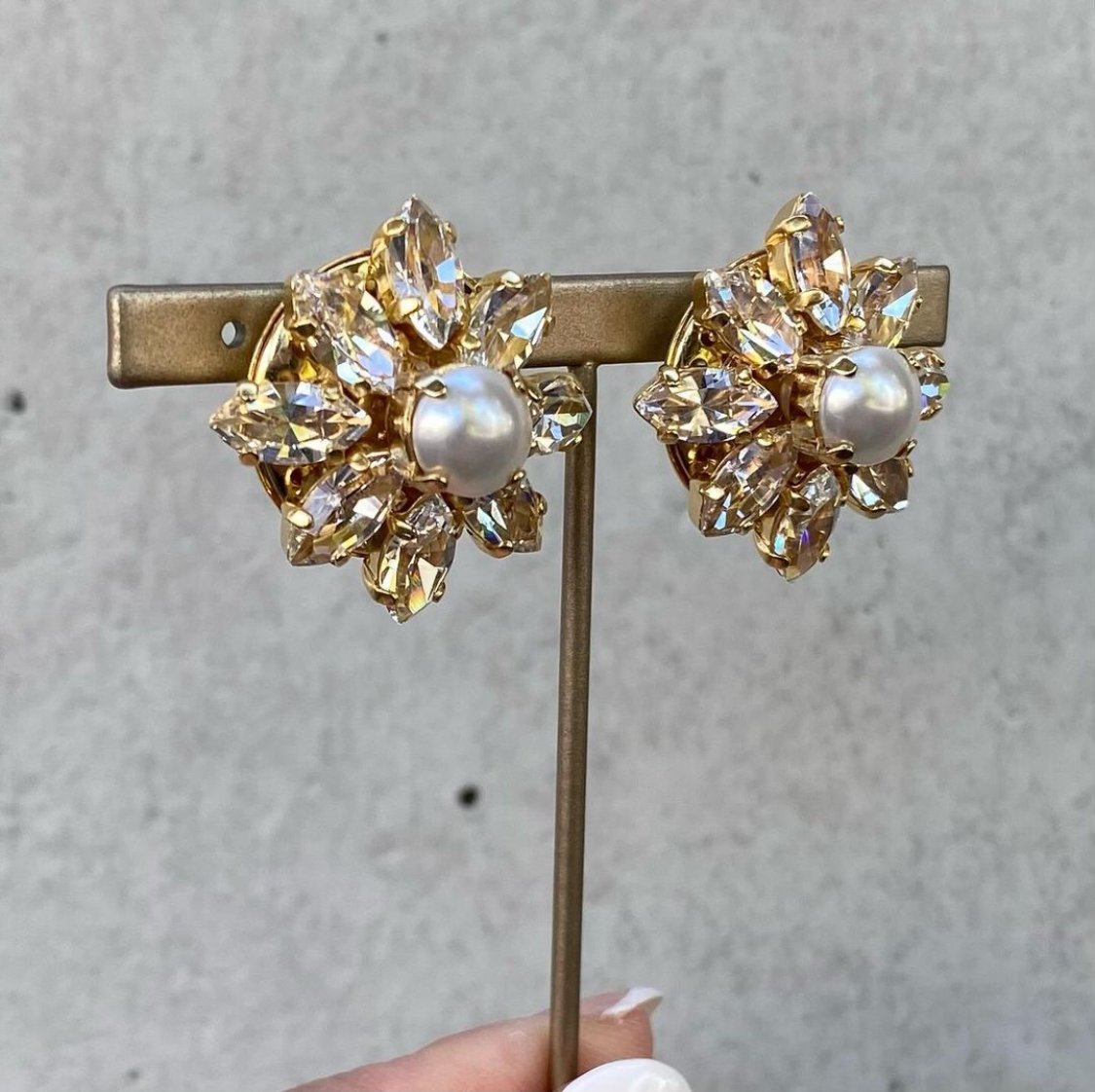 Daisy 様　ピアス　No.5681 DAISY 1連 Limited Color イヤリング／ピアス | casaceleste