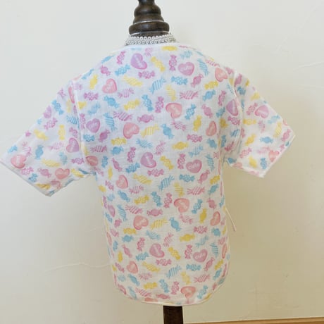HowCute®︎ダブルガーゼ　ハート柄　低出生体重児ショートサイズ30（コットに出てから1500ｇ～)