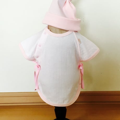 HowCute®︎点滴用肌着サイズSSピンク帽子付き(極低出生体重児肌着）