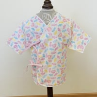 HowCute®︎ダブルガーゼ　ハート柄　低出生体重児ショートサイズ30（コットに出てから1500ｇ～)
