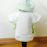 HowCute®︎点滴用肌着サイズSS  若草色＋帽子付き(極低出生体重児肌着）