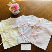 HowCute®︎ダブルガーゼ　パステルフラワー柄　低出生体重児ショートサイズ30（コットに出てから1500ｇ～）