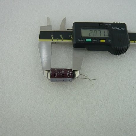 1000μF / 35V 立形電解コンデンサ 日本ケミコン製  ( ZHW-267 )