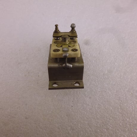 取付金具付 中古品 エアーバリコン 4pF  ( ZHW-ETC-758 )