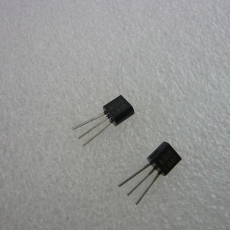 2個セット  2SA1015L-GR Low Noizeトランジスタ 東芝製  ( ZHW-317 )
