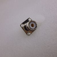 UHF型コネクタ（メス）（角座）( ZHW-831 )