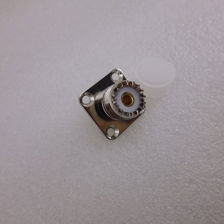 UHF型コネクタ（メス）（角座）( ZHW-831 )