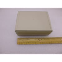 150×110×50 mm  単3電池ホルダー付き プラスチックケース  ( ZHW-651 )