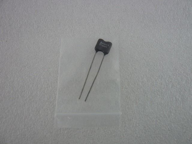 マイカコンデンサ１μF２個とＳＭコンデンサ0.1μF2個絶縁台付きセット マイカコンデンサ1μF2個とSMコンデンサ0.1μF2個絶縁台付きセット