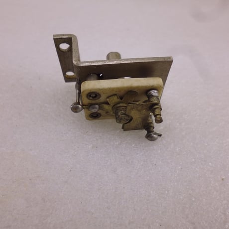 取付金具付 中古品 エアーバリコン 4pF  ( ZHW-ETC-758 )