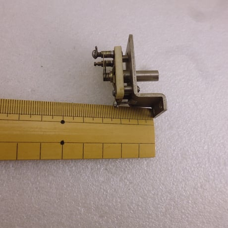 取付金具付 中古品 エアーバリコン 4pF  ( ZHW-ETC-758 )
