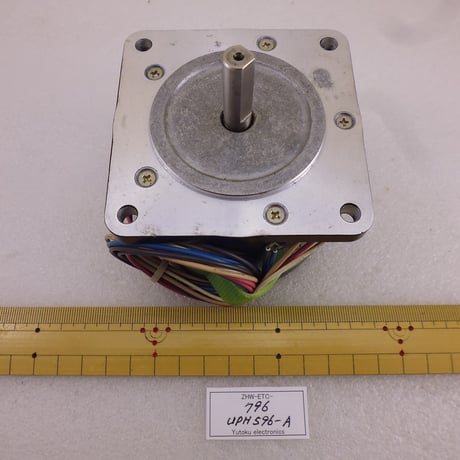 中古 ORIENTAL MOTOR UPH596-A ステッピングモーター ( ZHW-ETC-796 )
