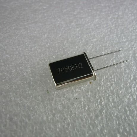 7050KHz HC-49U Type 水晶振動子  ( ZHW-HAM-021 )