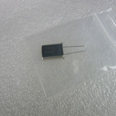 7005KHz HC-49U Type 水晶振動子   ( ZHW-HAM-036 )