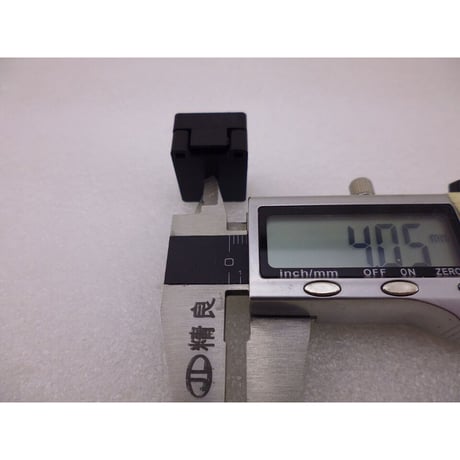 10個セット   角ブーム用 Φ5アンテナエレメントホルダー ( ZHW-756 )