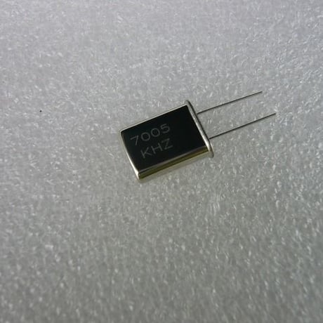 7005KHz HC-49U Type 水晶振動子   ( ZHW-HAM-036 )