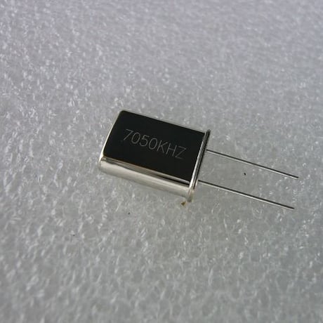 7050KHz HC-49U Type 水晶振動子  ( ZHW-HAM-021 )