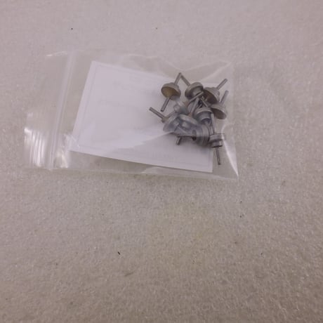 10個セット貫通コンデンサ 1300pF  ( ZHW-ETC-583 )