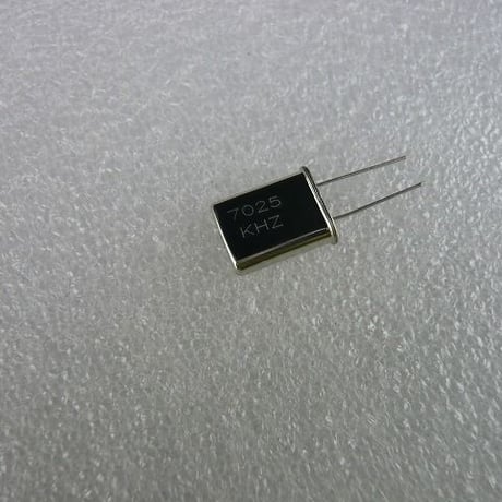 7025KHz HC-49U Type 水晶振動子   ( ZHW-HAM-037 )