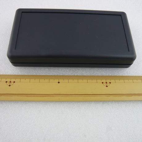 135×70×24 mm 電池端子付き PLASTIC CASE 色：黒  ( ZHW-376 )