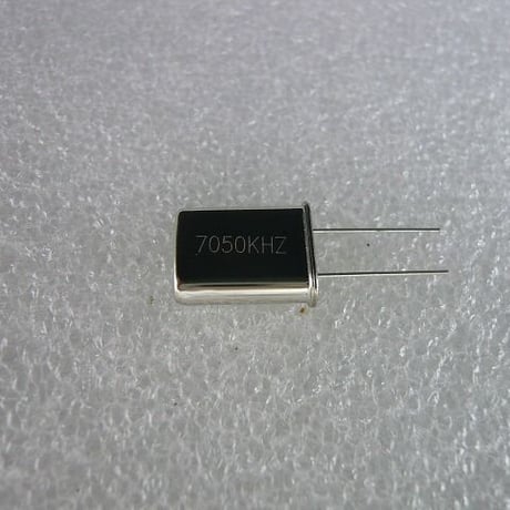 7050KHz HC-49U Type 水晶振動子  ( ZHW-HAM-021 )