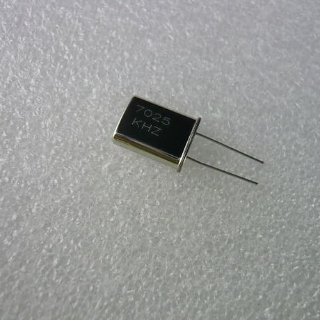 7025KHz HC-49U Type 水晶振動子   ( ZHW-HAM-037 )