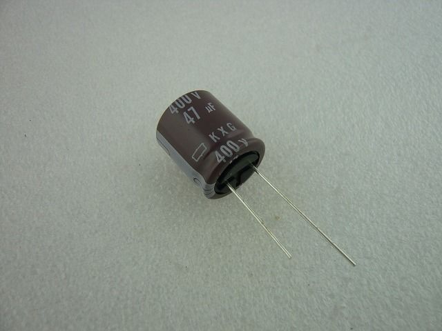 47μF / 400V 立形電解コンデンサ 日本ケミコン製 ( ZHW-259 ) | 47μF / 400V 立形電解コンデンサ 日本ケミコン製 ( ZHW-259 ) |