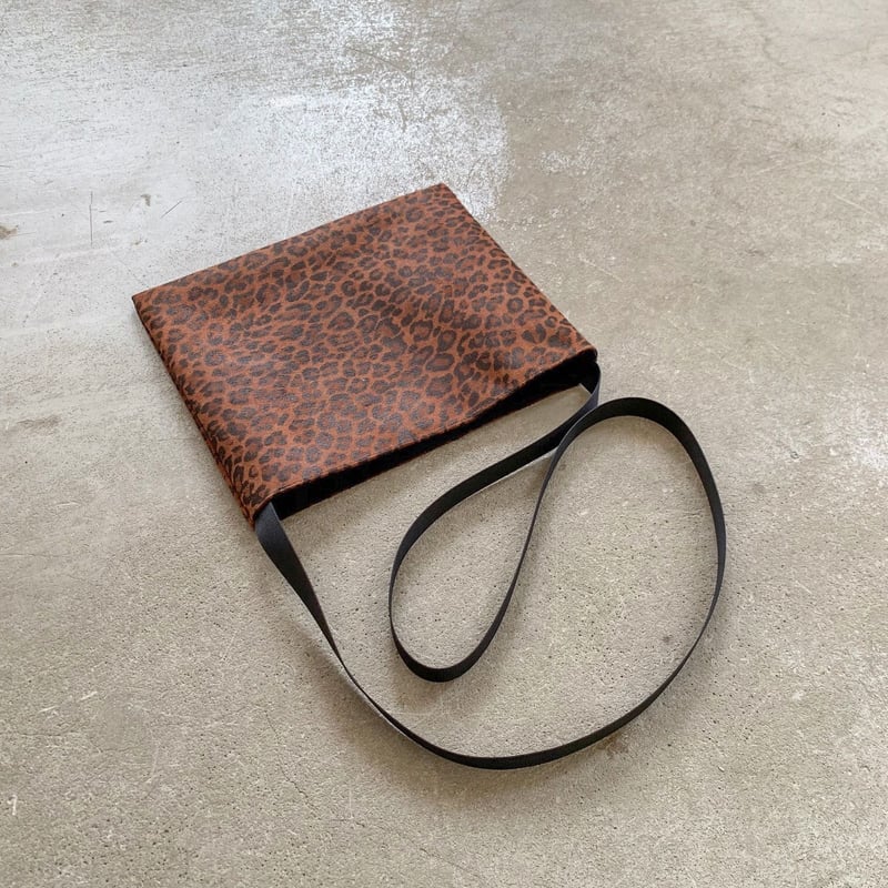 シュッとしてるサコッシュヒョウ柄コーデュラCORDURA レオパード