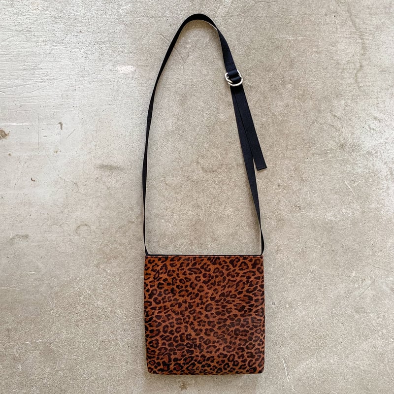ARUMO レザーショルダーバッグD / レオパード | ARUMO OnlineStore