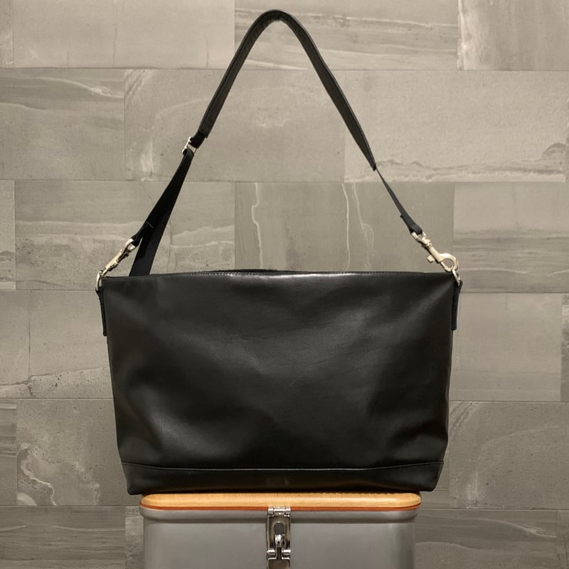 ARUMO レザーショルダーバッグ WFL / ブラック | ARUMO OnlineStore