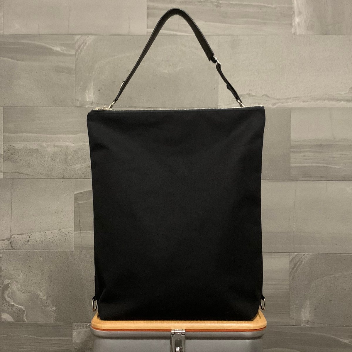 【中古美品】ARUMO(アルモ)  トートバッグ  カモフラ×ブラック ARUMO デルタバッグ ミディアム / ブラックキャンバス x レザー