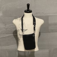ARUMO  ミニレザーショルダーバッグD + レザーストラップN /  ブラック