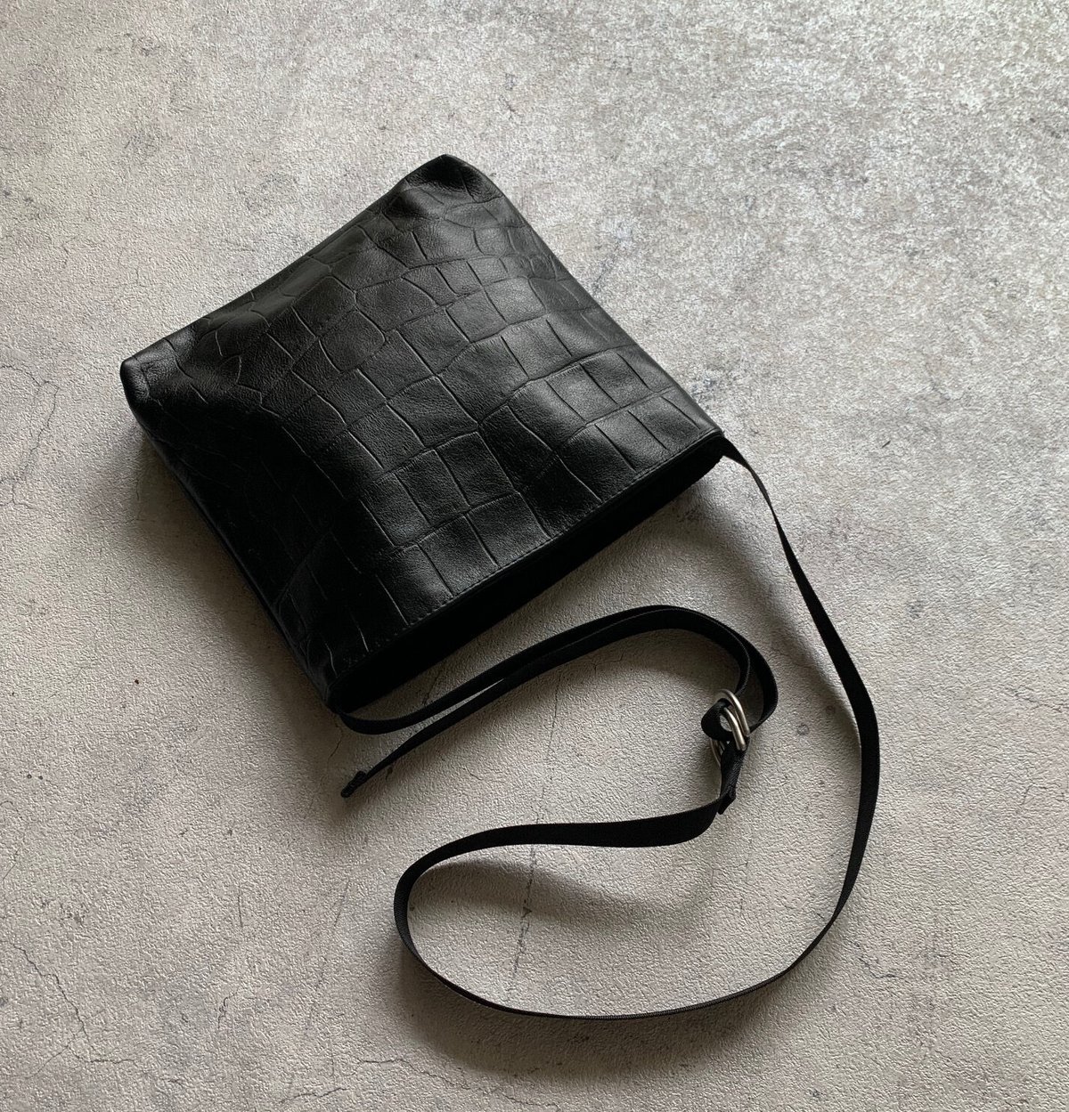 【中古美品】ARUMO(アルモ)  トートバッグ  カモフラ×ブラック ARUMO デルタバッグ ミディアム / ブラックキャンバス x レザー