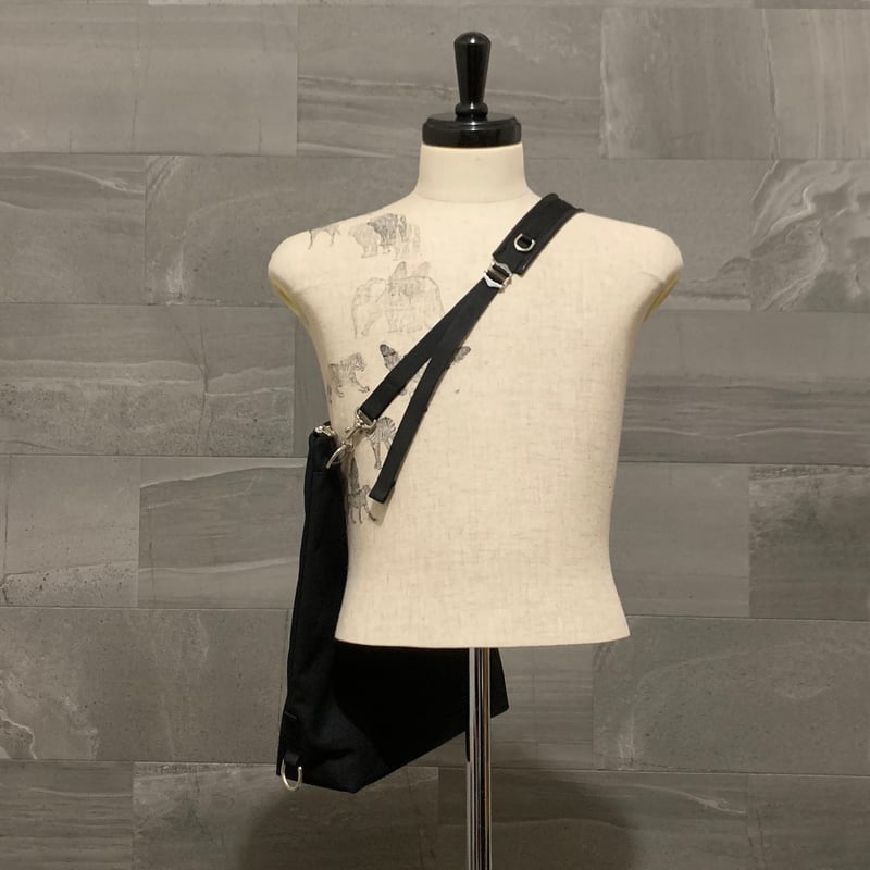 ARUMO デルタバッグ スモール / ブラックキャンバス x レザー | ARUMO