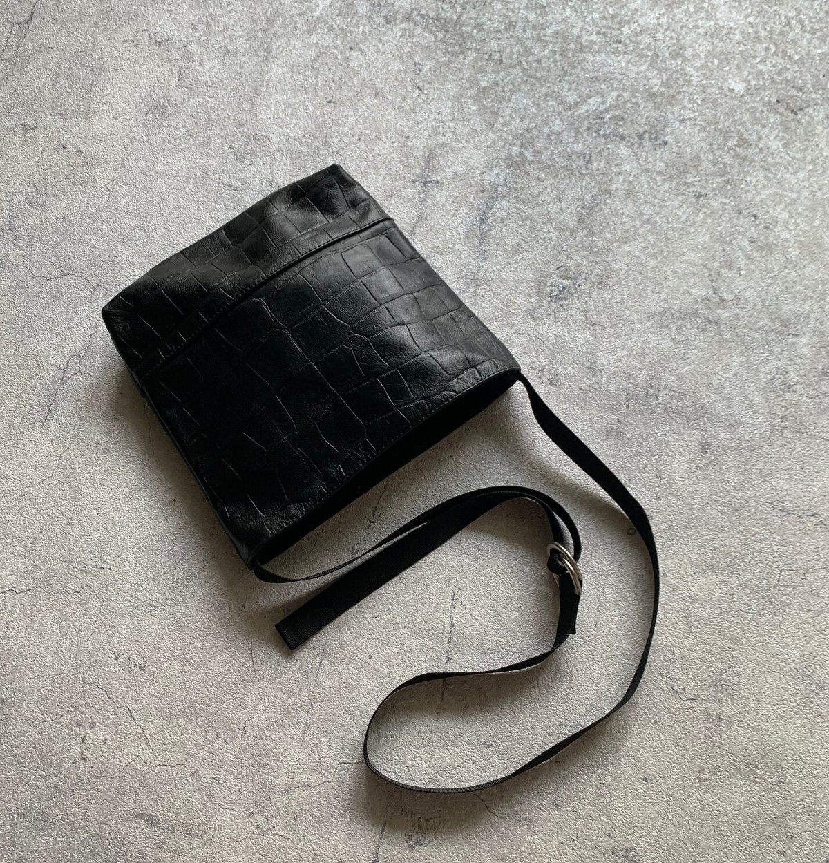 ARUMO レザーショルダーバッグD / ブラック＋クロコ | ARUMO OnlineS