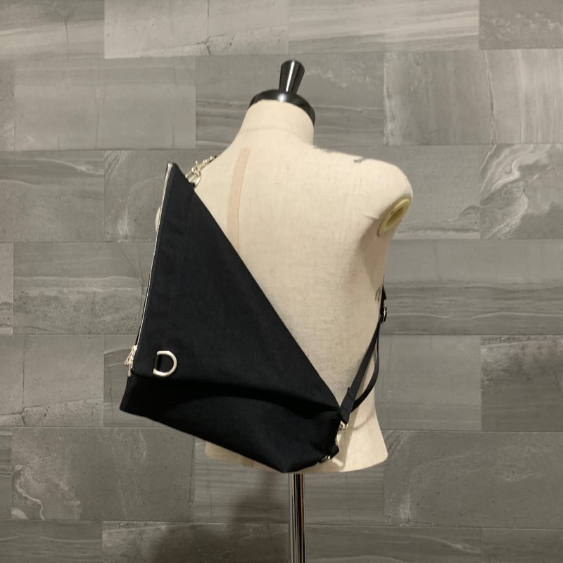 ARUMO デルタバッグ スモール / ブラックキャンバス x レザー | ARUMO