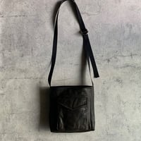 ARUMO  レザーショルダーバッグD /  リサイクルレザー