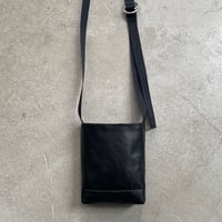 ARUMO  ミニレザーショルダーバッグD /  レザー