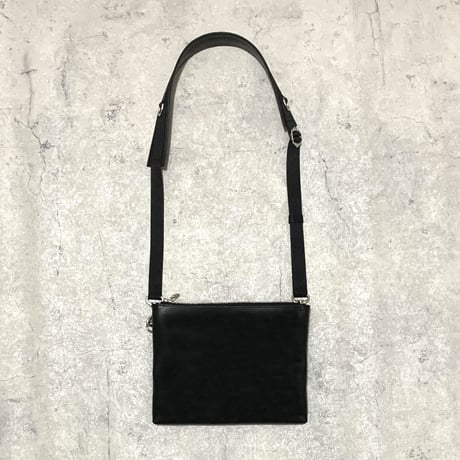 ARUMO  レザージップサコッシュ + レザーストラップN / ブラック