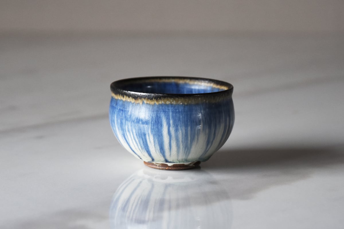 T763 仲岡信人 作 彩色灰釉群青 香炉 陶芸 陶品 藍色 紫 fit=scale-down,w=1200