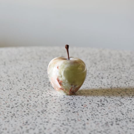 Marble Apple 【Green】Ｓサイズ（マーブルアップル S・天然大理石・オブジェ・ペーパーウェイト・りんご）