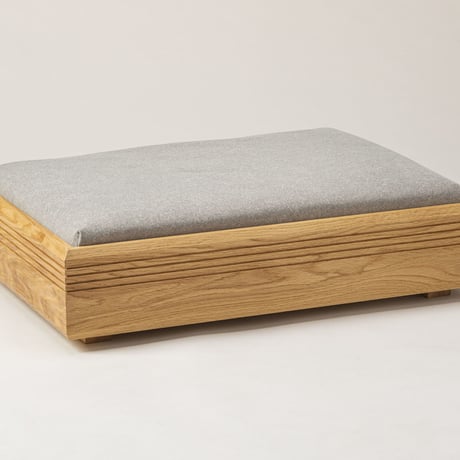 LUSSO ベッド オーク材 ペット家具 天然木 ペットベッド ペットクッション ペット用品 犬 猫 ねこ くつろぎスペース 寝心地抜群 犬用ベッド おしゃれ 犬のベッド ペットソファ