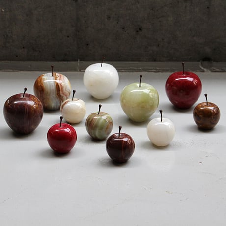 Marble Apple【Stripe】Ｓサイズ マーブルアップル S スモール ストライプ 天然大理石 オブジェ 置物 ペーパーウェイト りんご インテリア雑貨 ディスプレイ ギフト プレゼント