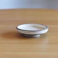 小鹿田焼 小袋定雄窯 3寸5分切立皿 小皿 陶器 和食器 民藝 飛び鉋 釉薬 ミニプレート 器 うつわ 飛び鉋 焼物 陶芸 ギフト プレゼント 結婚祝い 新築祝い