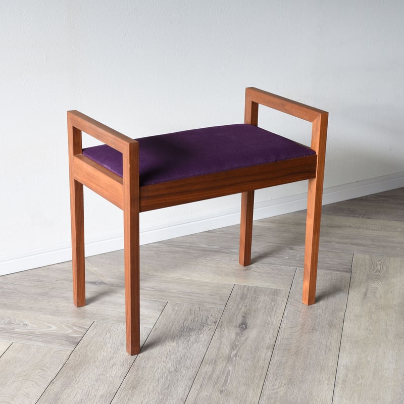 ショールーム展示品SALE】 Romi スツール/ウォールナット材【配送料