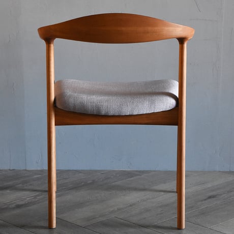 【ショールーム展示品SALE】OMEGA Chair シキファニチア オメガチェア 椅子 アームチェア ブラックチェリー オイル仕上げ 無垢材  現品セール