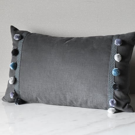 Fika Cushion rectangle フィーカクッション 55×35cm 長方形 横長クッション ロングクッション ボンボン ポンポン フリンジ インテリア アクセント 背あて 腰あて