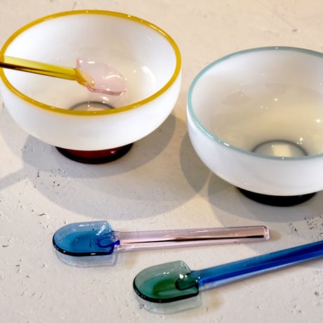 SNOW SHOVEL amabro アマブロ スノーシャベル ミルクガラス デザートスプーン ミニスプーン 耐熱ガラス スプーン アイス かき氷 食器 ツートーン カトラリー ギフト プレゼント