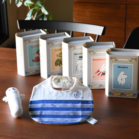 MOOMIN BABY BIB&RATTLE ムーミン スナフキン リトルミー ベビー ビブ＆ラトル セット スタイ ガラガラ amabro アマブロ 赤ちゃん 出産祝い ギフト プレゼント